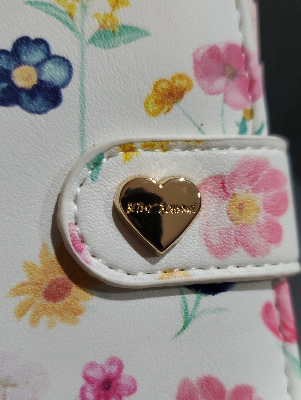 Betsey Johnson xoleah white floral bj103500 trifold wallet brand new - Picture 2 of 13